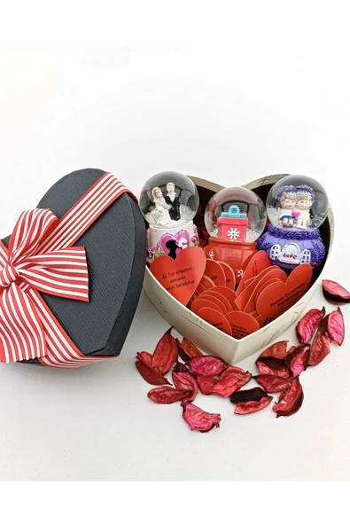 Sevgililer Gününe Özel Kalp Kutuda Kar Küreleri Hediye Seti Sevgiliye Şık Hediye ürün görseli 1