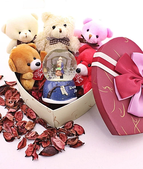 Sevgililer Kar Küresi ve 5 Adet Yavru Ayıcık Kalp Hediye Kutusu İçinde Hediye Seti STRGLBL75 - Resim 2