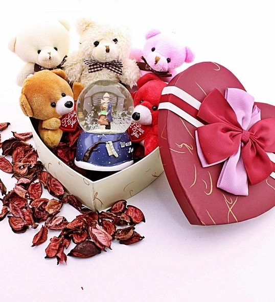 Sevgililer Kar Küresi ve 5 Adet Yavru Ayıcık Kalp Hediye Kutusu İçinde Hediye Seti STRGLBL75 - Resim 4