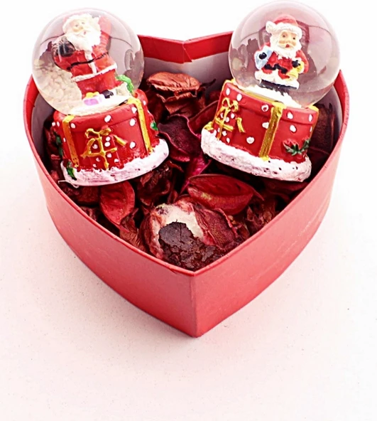 2026 Kalp Kutu Içinde 2 Adet LED Işıklı Noel Baba Kar Küresi Dekoratif Hediye Sevgiliye Yeni Yıl Hediyesi 6,5 cm - Resim 4