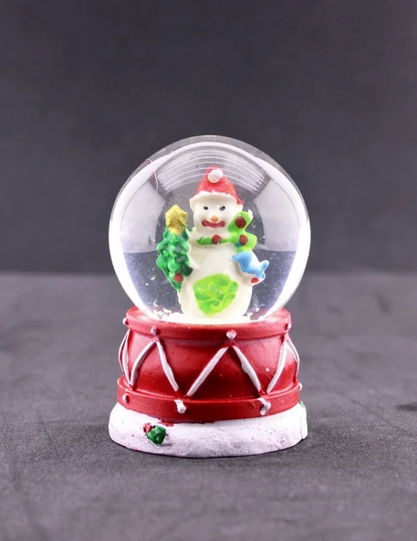 Sevgiliye Yeni Yıl Hediyesi 2026 Kardan Adam Temalı Mini Boy Işıklı Yılbaşı Kar Küresi 6.5 cm ürün görseli 1