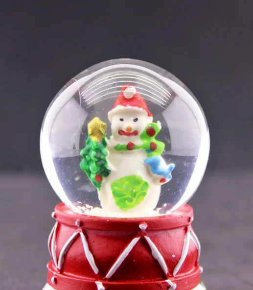 Sevgiliye Yeni Yıl Hediyesi 2026 Kardan Adam Temalı Mini Boy Işıklı Yılbaşı Kar Küresi 6.5 cm - Resim 2