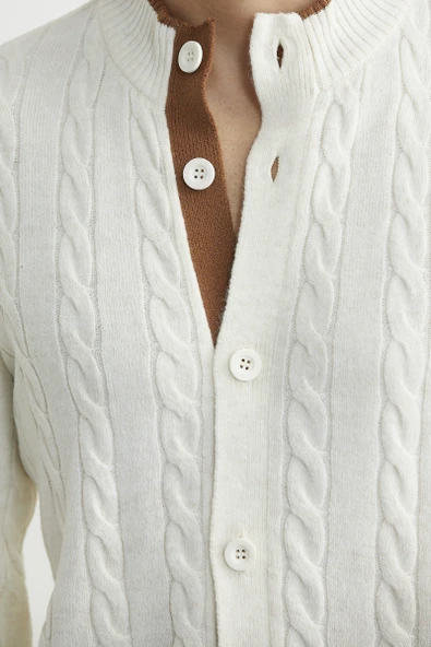 Düğmeli Saç Örgü Triko Hırka - Kemik - Resim 4