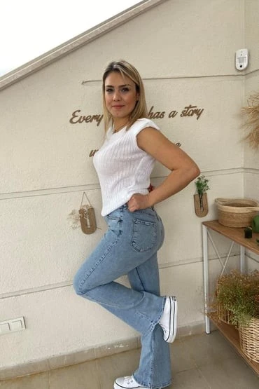 Açık Mavi İspanyol Paça Jean ürün görseli 1