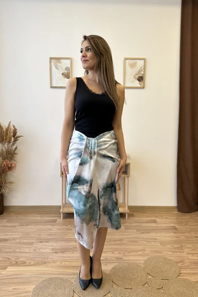 Ön Büzgülü Desenli Yırtmaçlı Etek ürün görseli 1