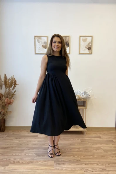 Büzgü Detaylı Uzun Kloş Elbise - Resim 4