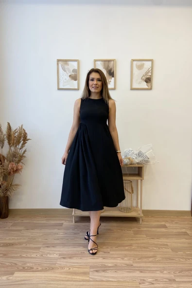 Büzgü Detaylı Uzun Kloş Elbise - Resim 3