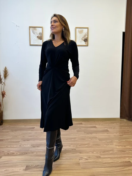 V Yaka Ön Büzgülü Uzun Elbise ürün görseli