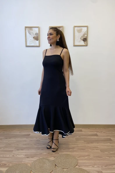 İnce Askılı Eteği Volanlı Uzun Elbise ürün görseli