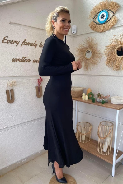 Arkası Fiyonklu Eteği Dilimli Siyah Elbise - Resim 3