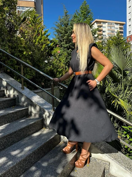 Vatkalı Kemerli Kloş Midi Elbise - Resim 4