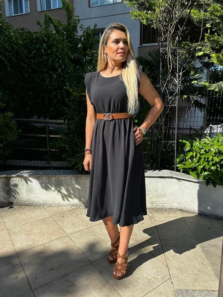 Vatkalı Kemerli Kloş Midi Elbise ürün görseli