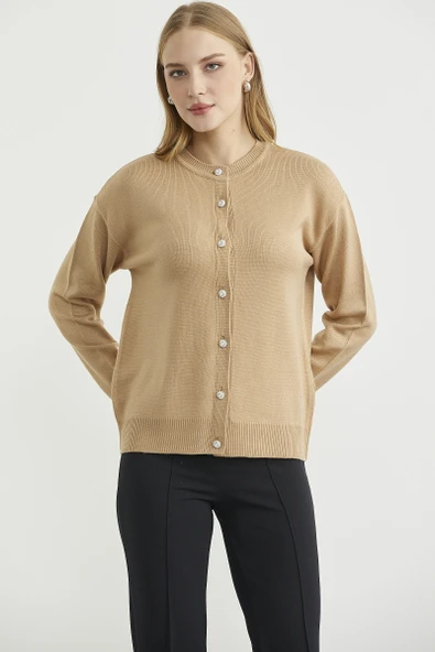 Düğme Detaylı Sıfır Yaka Triko Hırka - Kamel - Resim 3