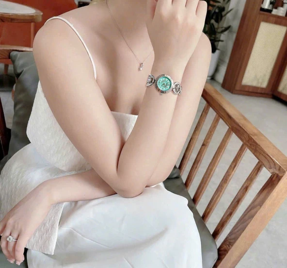 Versace VEWCA0324 Kadın Kol Saati VRSCVEWCA0324 - Resim 2