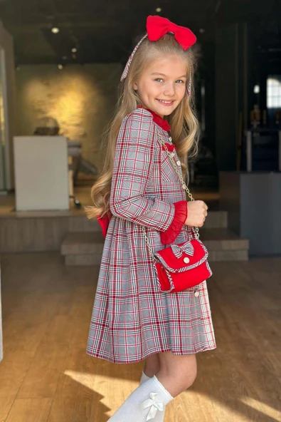 Kız Çocuk Yakası ve Kolları Fırfırlı Üzeri Boydan Düğme ve Ekose Detaylı Kırmızı Elbise - Resim 2