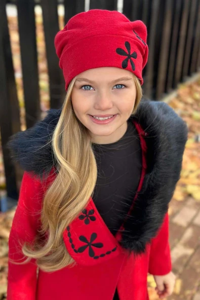 Kız Çocuk Yakası Kürk ve Yonca Detaylı Etekli Kırmızı Kaşe - Resim 3