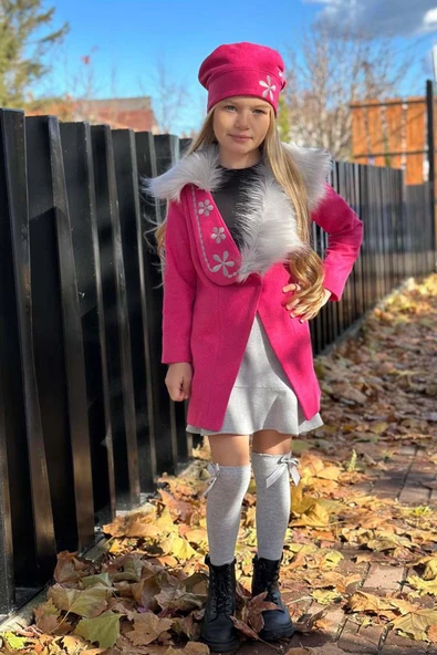 Kız Çocuk Yakası Kürk ve Yonca Detaylı Etekli Fuşya Kaşe ürün görseli