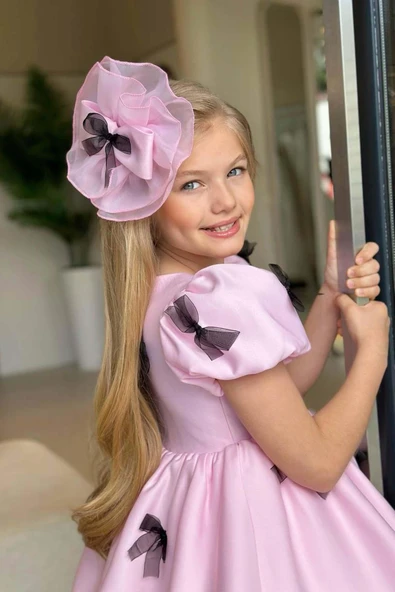 Kız Çocuk Balon Kollu Üzeri Kurdela Detaylı İçi Astarlı Saten Pudra Abiye - Resim 4