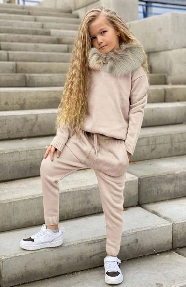 Kız Çocuk Yakası Çıkarılabilir Kürklü Kazak Çift Cepli Triko Ekru Alt Üst Takım - Resim 2