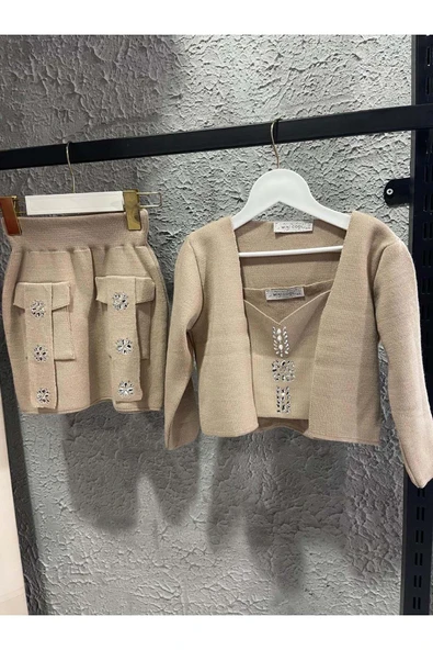 Kız Çocuk Askılı Bluz Hırka ve Elmas Taş İşlemeli Cepli Bej Triko Etekli Takım ürün görseli