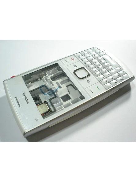 Nokia X2-01 Beyaz Telefon Kasası ürün görseli