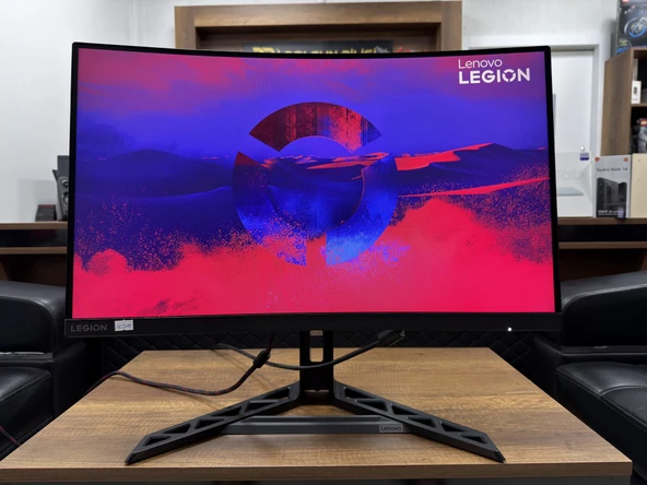 Lenovo Legion R27FC-30 Curved 27” Full HD 0.5 ms Pivot 240 Hz Monitör 67B6GAC1TK (İKİNCİ EL) ürün görseli