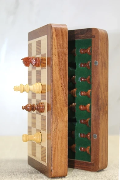 Özel Vernikli Mıknatıs Taşlı Ahşap Katlanabilir Kutulu Satranç Oyunu 12.5 Cm G220 - Resim 4