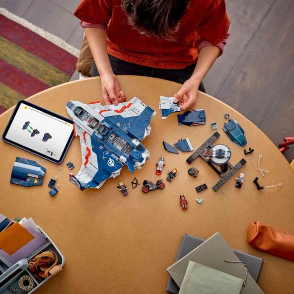 LEGO® | Marvel Avengers: Ultron Çağı Quinjet - 76325 - Resim 12