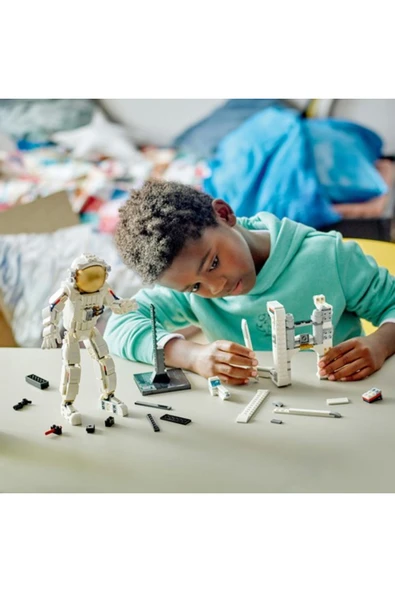 LEGO ® Creator Uzay Astronotu 31152 - Yaratıcı Oyuncak Yapım Seti (647 Parça) - Resim 5