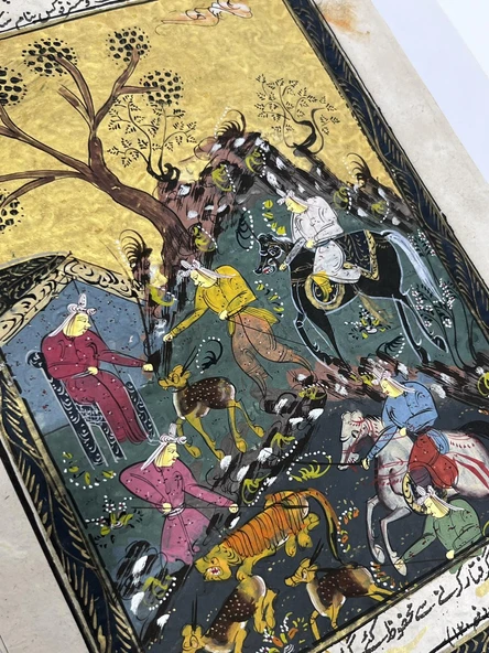 Ağacın Altında Yazılan Ferman Adlı El Yapımı Minyatür Resim 28x17,5 cm - Resim 3