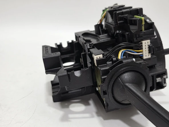 Volkswagen Sinyal Silecek Kollu Direksiyon Sargısı 5Q0953507GM-5Q0953549E-5Q0953513 (Deformeli-001) - Resim 10