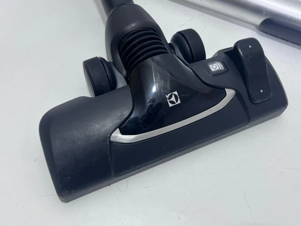 Electrolux UltraOne 700 W Toz Torbalı Elektrikli Süpürge EUOC9GREEN 2.El - Resim 8