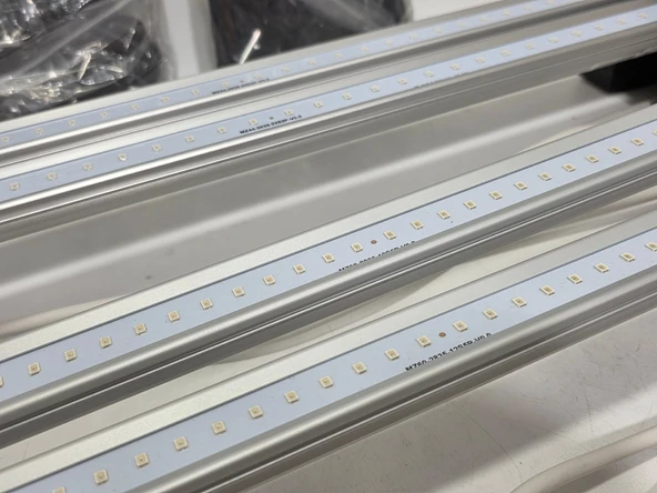 Spider Farmer UV 30 + IR 16 Led Bitki Yetiştirme Işık Seti - Resim 3