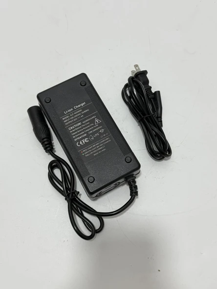 SJT-4204000 3 Pin Elektrikli Bisiklet Şarj Aleti 42V 4A - Resim 2