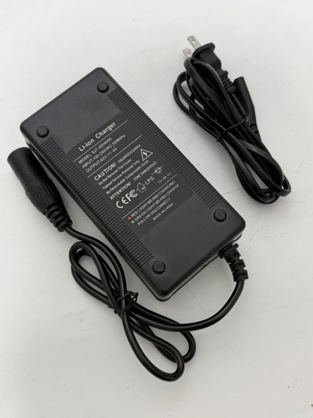 SJT-4204000 3 Pin Elektrikli Bisiklet Şarj Aleti 42V 4A - Resim 3