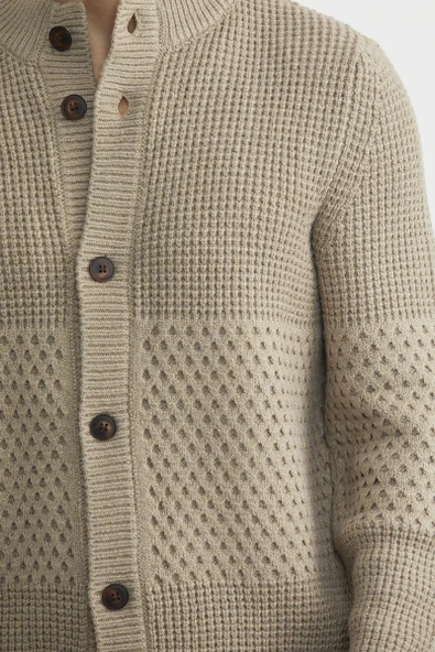 Petek Motifli Dik Yaka Triko Hırka - Kamel - Resim 4