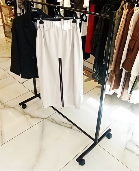 LUNA Paslanmaz Tekerlekli Siyah Metal Konfeksiyon Elbise Kıyafet Askısı, Mağaza Tipi Askılık - Resim 2