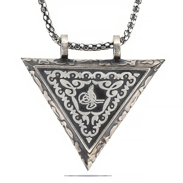 Gümüş Üçgen İçi Açılabilen Tuğra Muskalık Kolye ürün görseli 1