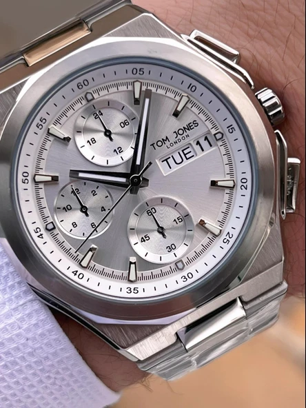 Tom Jones Bileklik Hediyeli Çelik Kordon 3 Atm Suya Dayanıklı 2 Yıl Garantili Erkek Kol Saati 10046.1 - Resim 2