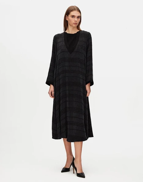 T25Y-4088 MISSDALIDA V YAKA JAKARLI CUPRO ELBİSE ürün görseli