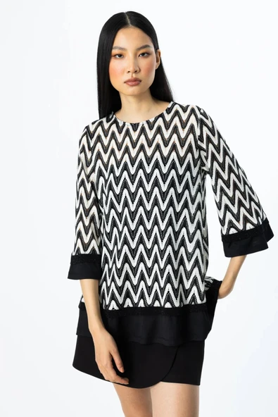 51464 ONTEKS ZİGZAK DESENLİ KOLLARI VE ETEK UCU SİYAH DETAYLI TUNİK ürün görseli 1