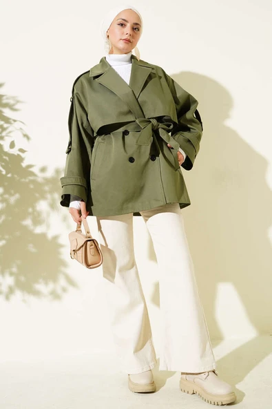 Pelerin Detaylı Kuşaklı Kısa Trençkot Haki - Resim 2