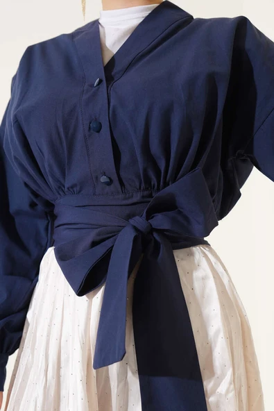 V Yaka Bağlamalı Kısa Gömlek Lacivert - Resim 4