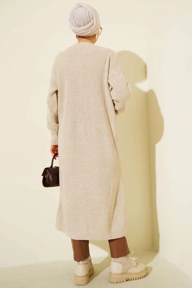 Düğmeli Cepli Uzun Triko Hırka Bej - Resim 3