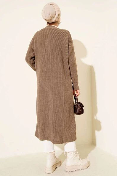 Düğmeli Cepli Uzun Triko Hırka Vizon - Resim 3