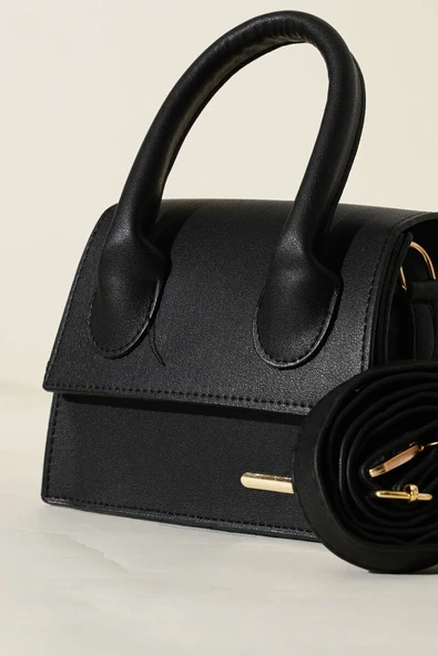 Gold Arma Detaylı Çanta Siyah - Resim 3