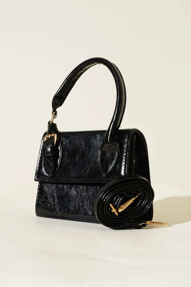 Tek Kemer Detaylı Rugan Çanta Siyah ürün görseli 1