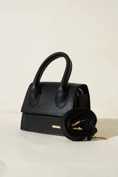 Gold Arma Detaylı Çanta Siyah ürün görseli 1