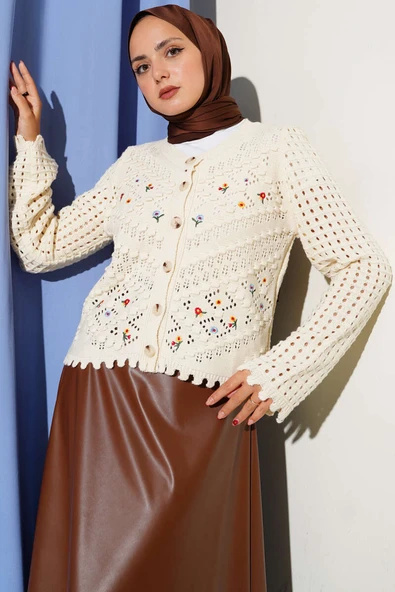 Mini Çiçek Nakışlı Kısa Triko Hırka Bej - Resim 2