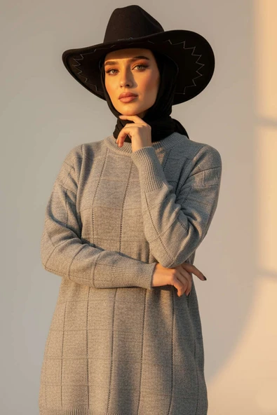 Kare Kabartmalı Yumoş Triko Tunik Gri ürün görseli